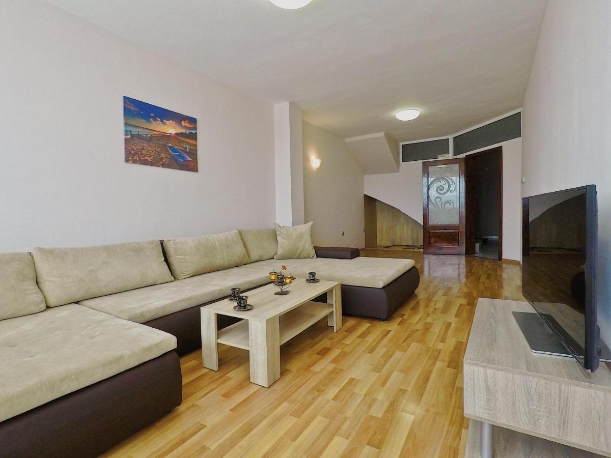 Spacious And Bright Maisonette Varna Center Eksteriør billede