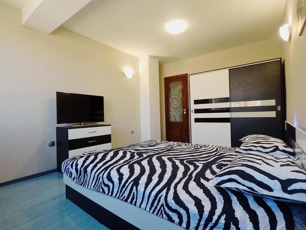 Spacious And Bright Maisonette Varna Center Eksteriør billede