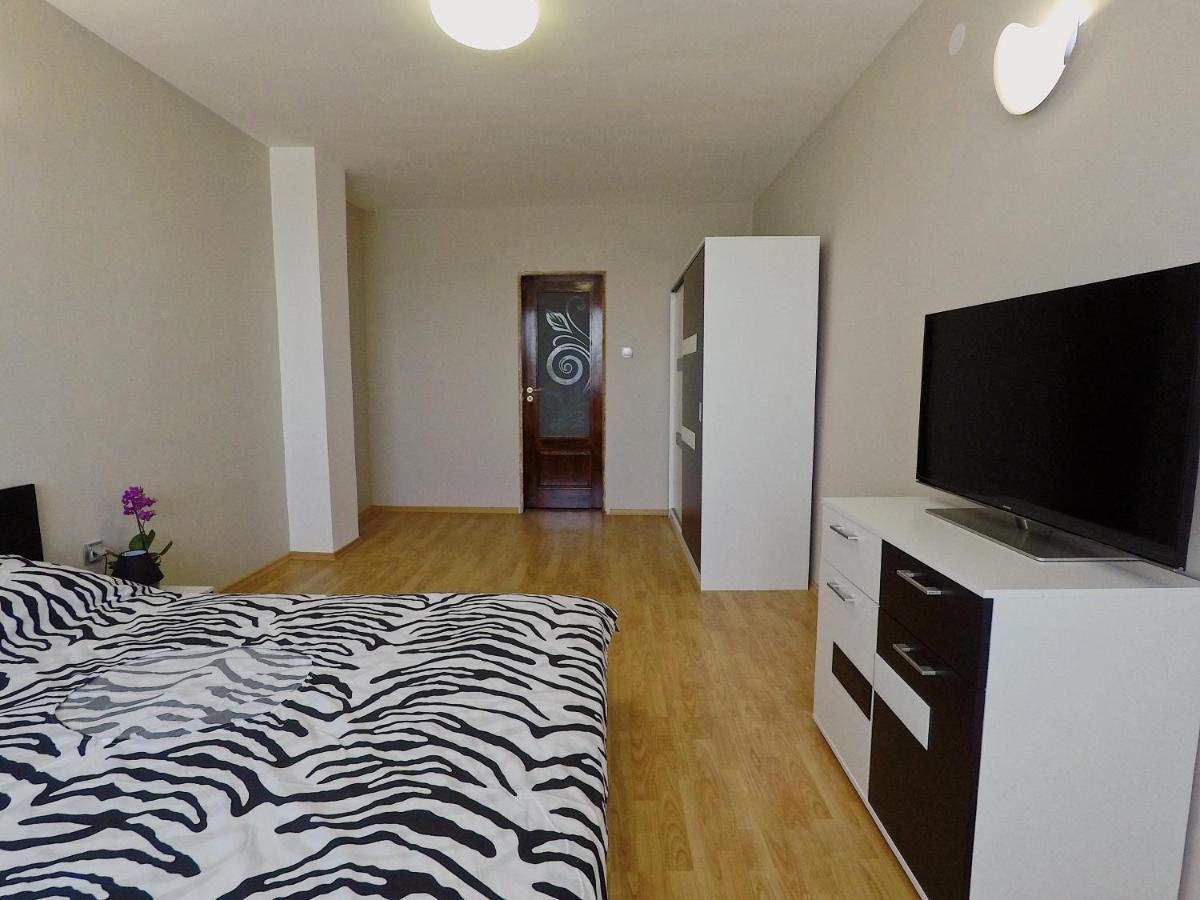 Spacious And Bright Maisonette Varna Center Eksteriør billede