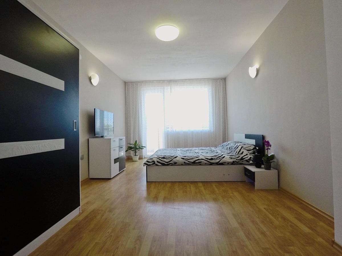 Spacious And Bright Maisonette Varna Center Eksteriør billede