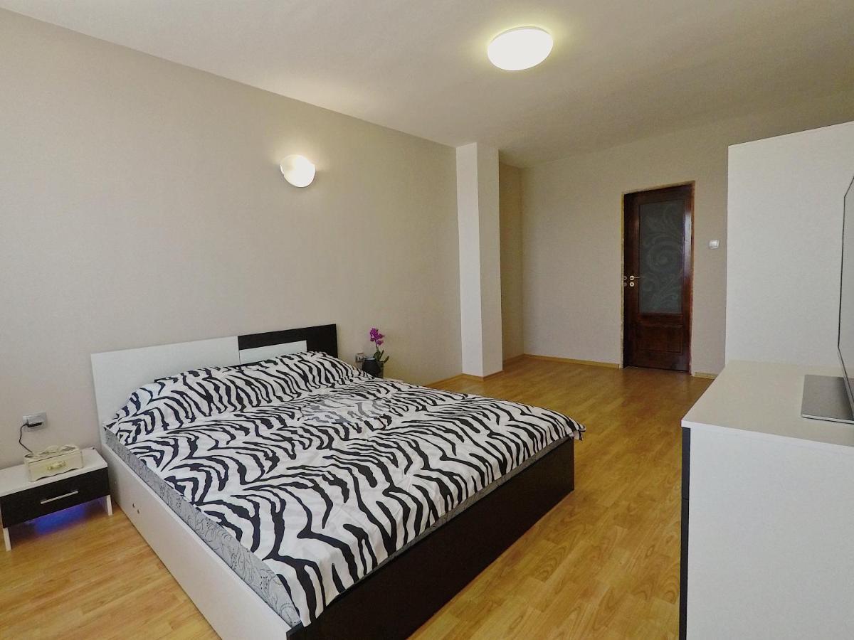 Spacious And Bright Maisonette Varna Center Eksteriør billede
